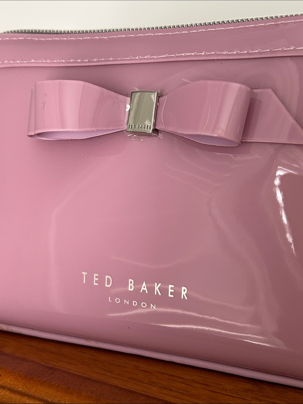 Ted Baker Lavender Patent Bow Zip Cosmetic bag - Picture 2 of 7